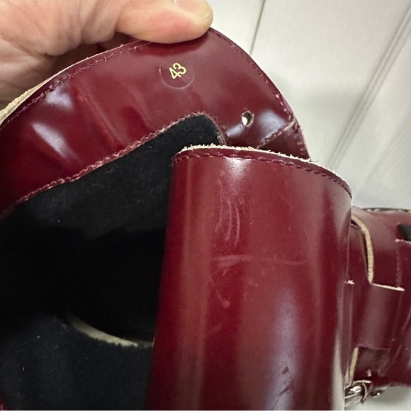 Stylish Men's Red Leather Boots - Picture 8 of 10